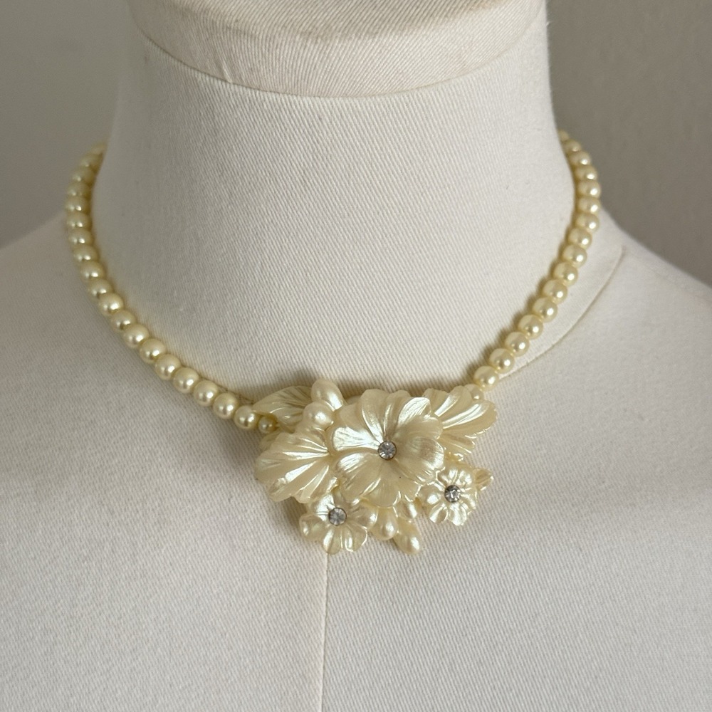 Vintage Frosted Petal Necklace Faux Pearl Molded Flower Rhinestone Romantic Boho